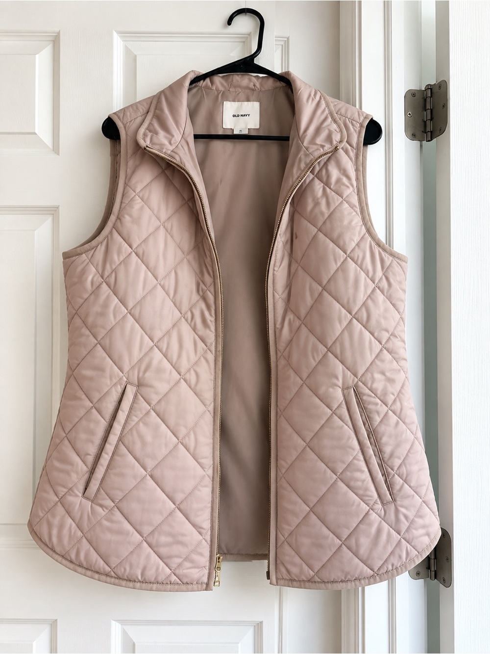 Old Navy Quilted Vest in Light Blush